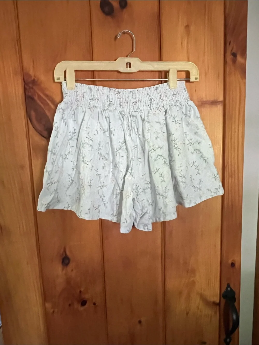 Old Navy light cream